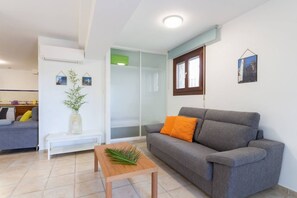 Televisión, chimenea y tenis de mesa 