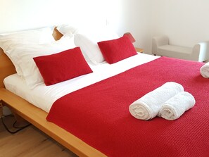 2 bedrooms, iron/ironing board, travel crib, free WiFi - Gîtes L'île Aux Moines& Proximité Plages 800M, Commerces 300M (Perros-Guirec)