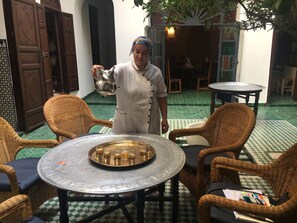 Dining - An exclusive traditional riad, featured in major art magazines (Marrakech)