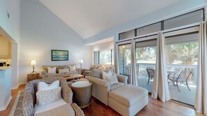 TV - Inviting Hilton Head Island vacation Retreat with Golf Course Views! (Hilton Head)