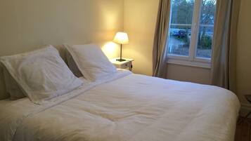 5 室のベッドルーム、アイロン / アイロン台、旅行用ベビーベッド、WiFi (無料)