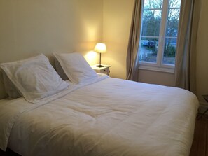 5 bedrooms, iron/ironing board, travel cot, free WiFi