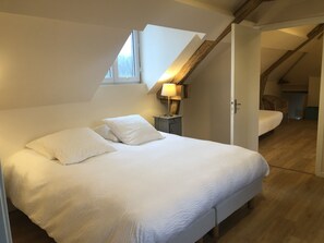 5 bedrooms, iron/ironing board, travel crib, free WiFi - Ichibam 15 pers, swimming pool, jacuzzi (optional) (Fourdrain)