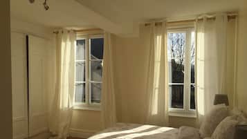 5 chambres, fer et planche à repasser, lit parapluie, Wi-Fi gratuit
