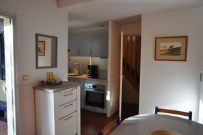 KylskÄp, mikrovÄgsugn, ugn och spishÀll