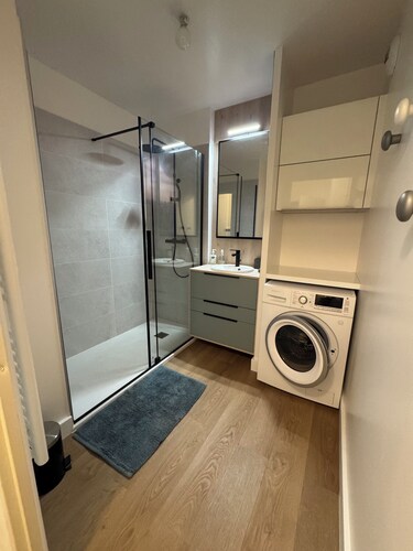 T3 apartment, sleeps 5, new, terrace, bright, 1st floor, downtown