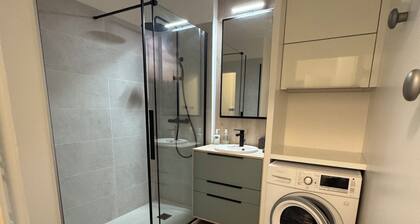 T3 apartment, sleeps 5, new, terrace, bright, 1st floor, downtown