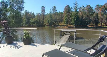 Kartano upean kartanon sydämessä tupla-alueella