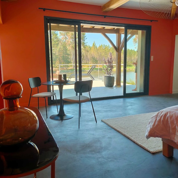 6 bedrooms, in-room safe, iron/ironing board, travel crib