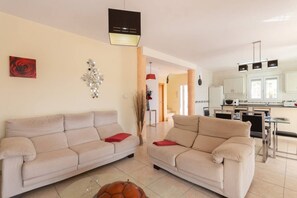 Flachbildfernseher, Kamin