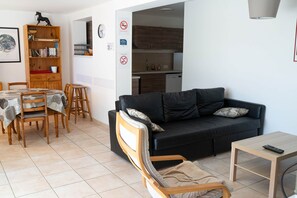 Tv, dvd-afspiller, bøger