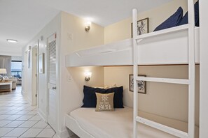 1 bedroom, iron/ironing board, Internet, bed sheets - 204- Find your perfect BEACH vacation at Destin Beach Club (Destin)
