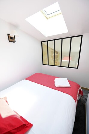 1 bedroom, iron/ironing board, travel cot, free WiFi - ★ DUPLEX ★ DESIGN ★ PARKING (optional) ★ SWEETHOMEBORDEAUX (Bordeaux)