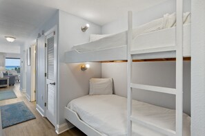 1 Schlafzimmer, BĂŒgeleisen/BĂŒgelbrett, Internetzugang, BettwĂ€sche