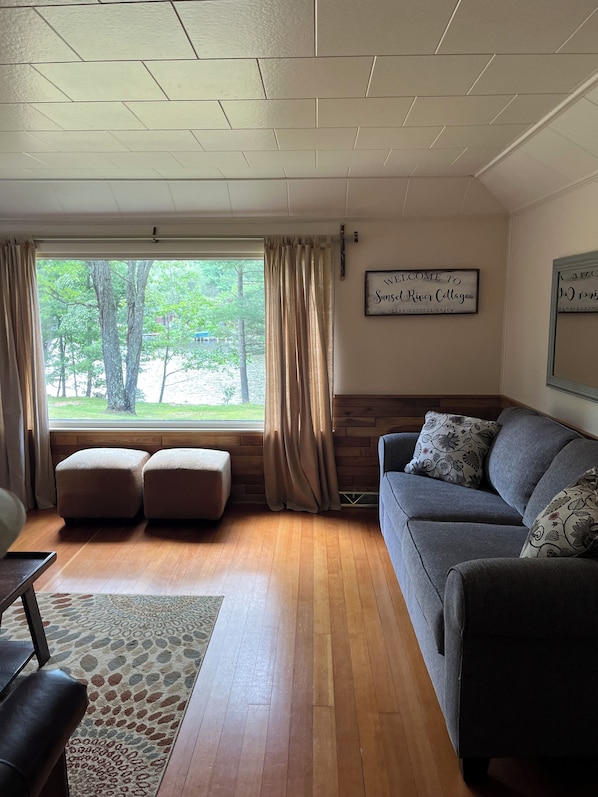 Smart TV, fireplace, DVD player