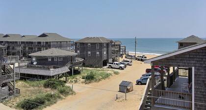 Beach Retreat- Short Walk to Beach- Community Pool & Spa