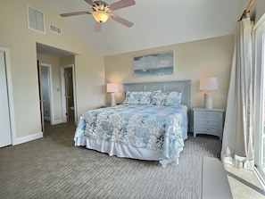 4 bedrooms, iron/ironing board, WiFi, bed sheets - Beach Retreat- Short Walk to Beach- Community Pool & Spa (Buxton)