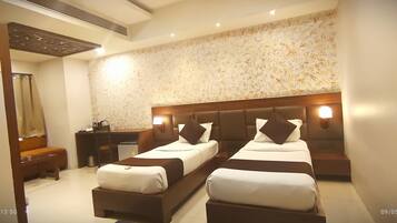 Deluxe Room, 1 Double Bed, Air conditioning | Desk, laptop workspace, blackout curtains, iron/ironing board