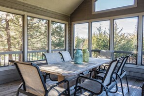 Outdoor dining - 3 Bedroom, 3 1/2 bath house in The Galena Territory. (Galena)