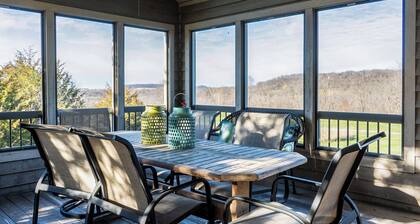 3 Bedroom, 3 1/2 bath house in The Galena Territory.