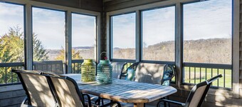 3 Bedroom, 3 1/2 bath house in The Galena Territory.