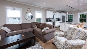 Smart TV, table tennis