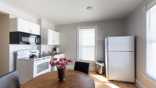 Cozy & Private Apartment w/ Laundry, Smart TV