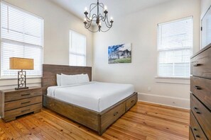 3 sovrum, strykjärn/strykbräda och sängkläder