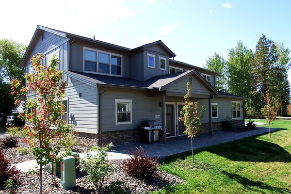 620 A S Division
Your Unit is on the street side.