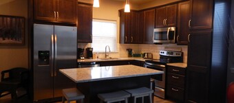 3 BR Town House in South Sandpoint with 2 Car Garage