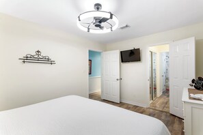 1 habitación, tabla de planchar con plancha, wifi gratis y ropa de cama 