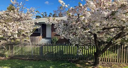 Comfortable 3 Bedroom Home with all the facilities to accommodate 6 people.