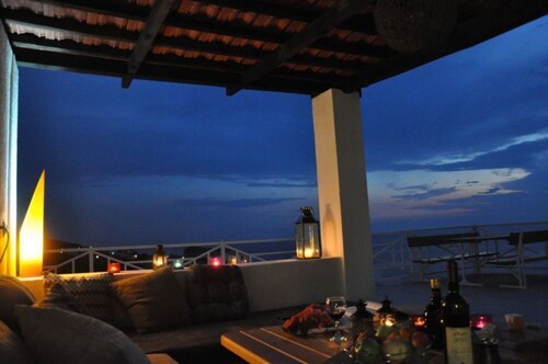 Villa mit unglaublicher Sonnenuntergang und Meerblick