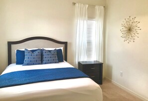 4 habitaciones, tabla de planchar con plancha, cuna de viaje y wifi 