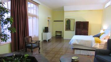 2 bedrooms, iron/ironing board, bed sheets