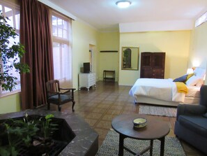 2 bedrooms, iron/ironing board, bed sheets