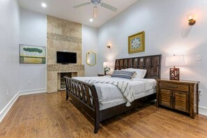 3 bedrooms, iron/ironing board, bed sheets