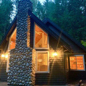 Exterior - Elk Meadow Chalet - Premier Mountain Home - Mt Rainier & Crystal Mountain (Enumclaw)