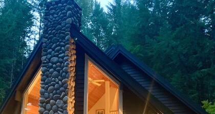 Elk Meadow Chalet - Premier Mountain Home - Mt Rainier & Crystal Mountain