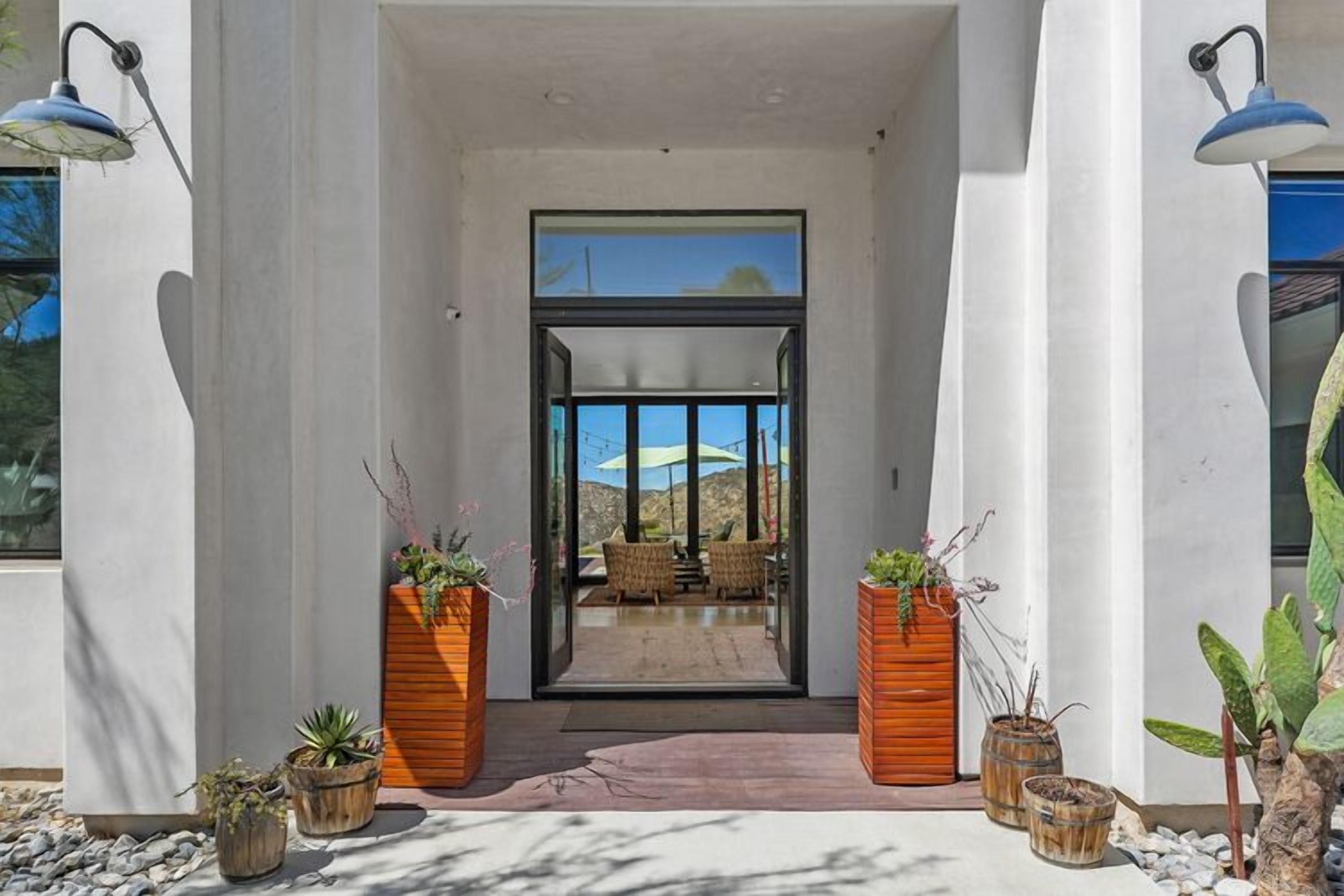 تفاصيل الفندق من الخارج