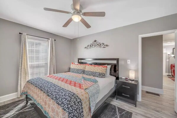 3 bedrooms, iron/ironing board, WiFi, bed sheets