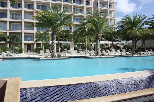 Piscine extérieure, piscine chauffée