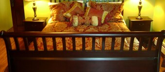 Room #8 We are only 30 min. away from "BASEBALL HALL OF FAME" in Coopers Town .