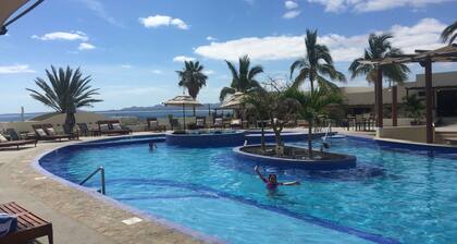 Beautiful Studio, Fully Equiped, pool side, Walking Distance To La Ventana Beach