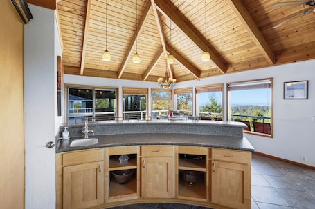 Interior. Amazing panoramic views and deck to watch from