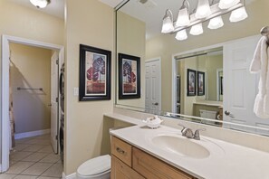 Hair dryer, towels - 303 - Gorgeous BEACH FRONT Condo. Destin Beach Club (Destin)