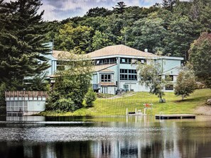 المنشأة من الخارج