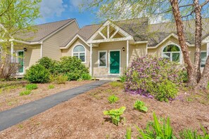 Exterior - In the Estates, close to Owl's Nest, new kitchen, amazing views, minutes off I93 (Thornton)