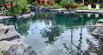 Experimente la serenidad tropical en Palm Villas Unit I-2