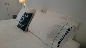 2 bedrooms, desk, iron/ironing board, travel crib